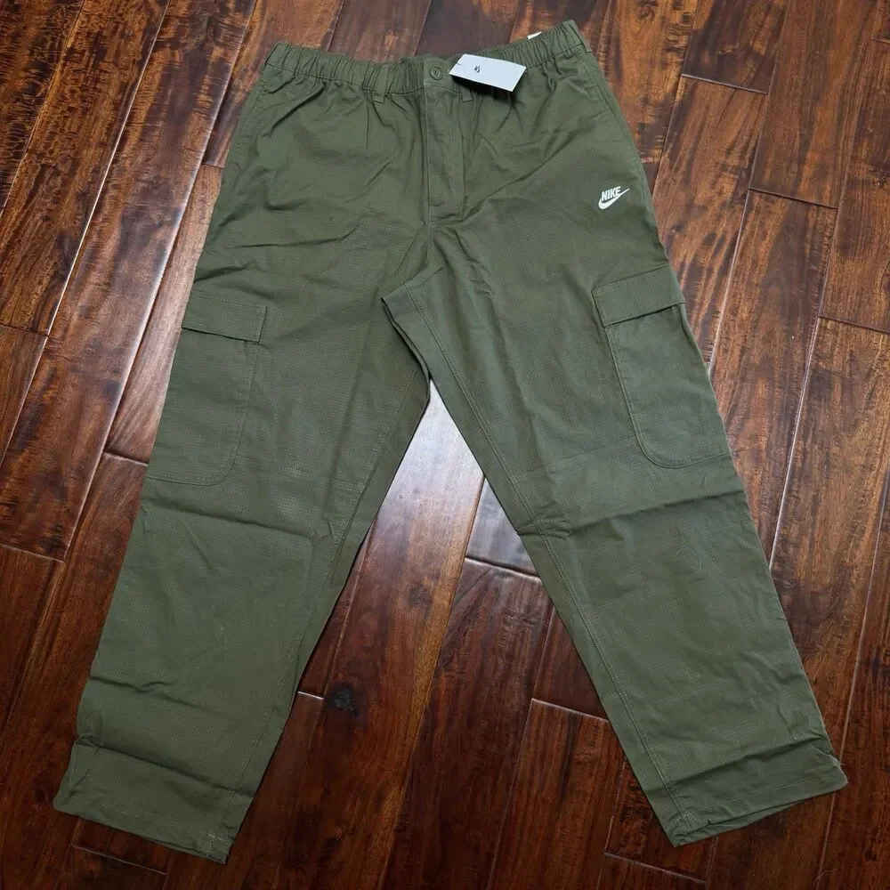 Nike Sportswear Club Woven Olive Cargo Pants